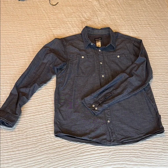 Vintage Patagonia Chambray Button-Up Shirt - Organic Cotton - Picture 3 of 3